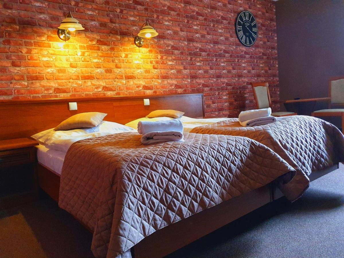 Hotel Zamkowy Mlyn Krapkowice Eksteriør billede