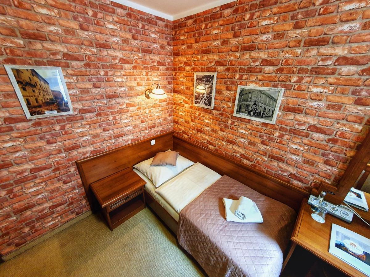 Hotel Zamkowy Mlyn Krapkowice Eksteriør billede