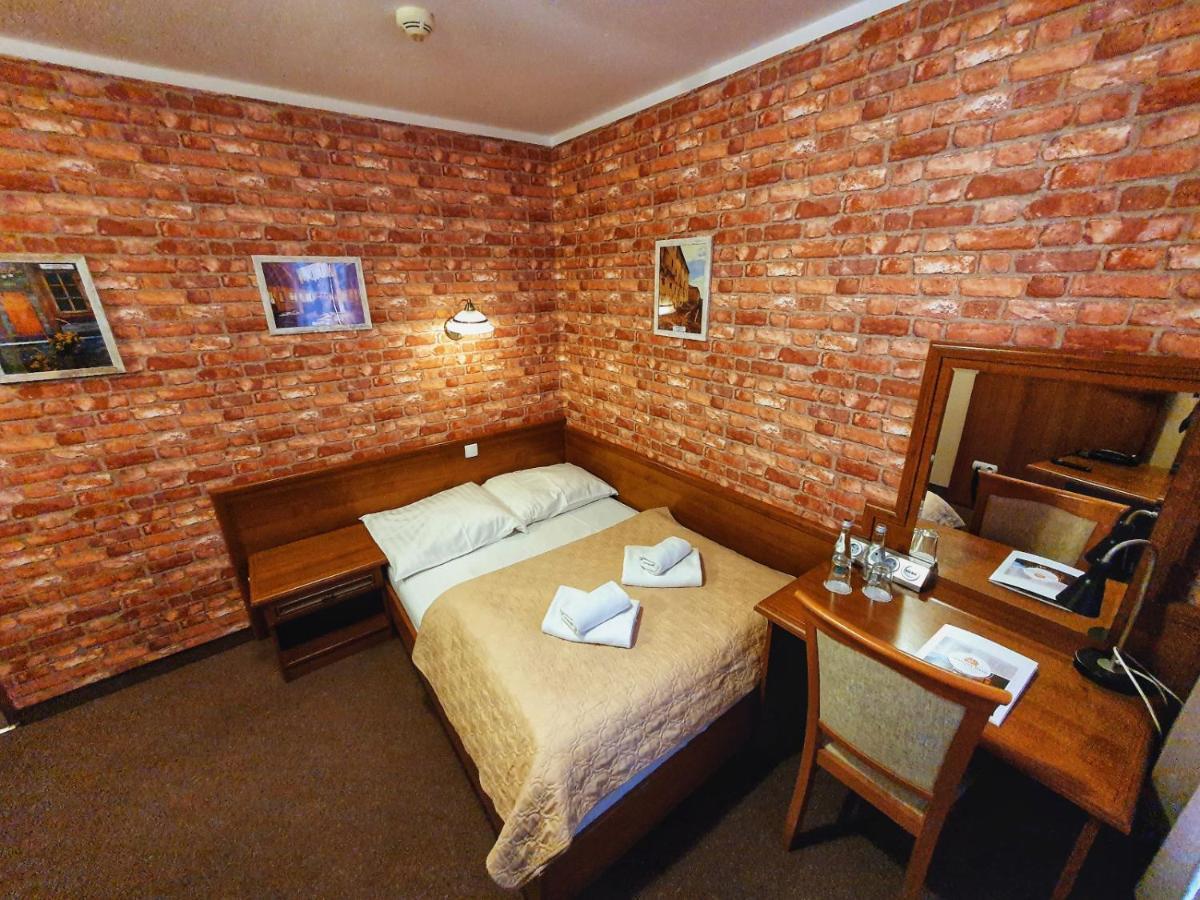 Hotel Zamkowy Mlyn Krapkowice Eksteriør billede